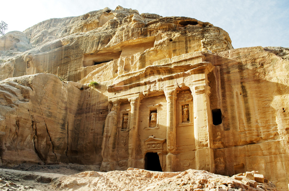 Jordania twins on tour Petra