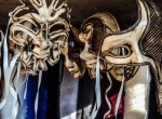 Maski kupione u lokalnych artystów to prawdziwe arcydzieła.