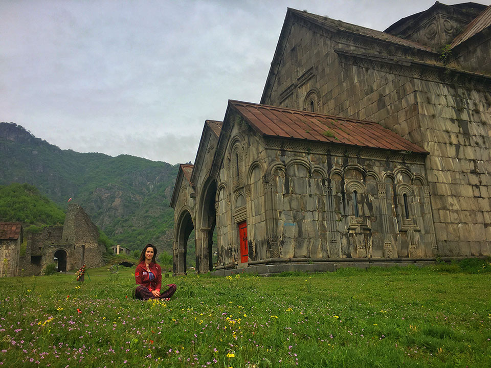 akhtala monastyr armenia kasia twins on tour podroz