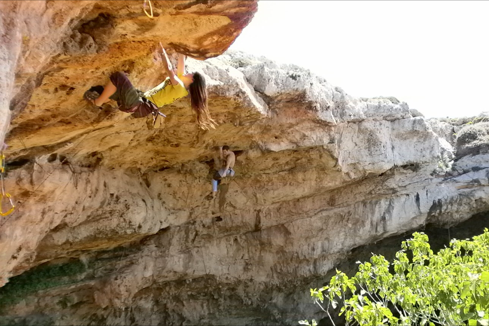 kasia kowalczyk z twins on tour malta climbing